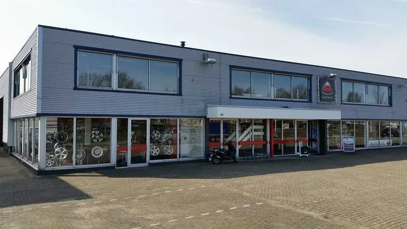 Het pand van Automat Drachten aan de Ampèrelaan